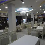 Hotel 3 Vellezerit